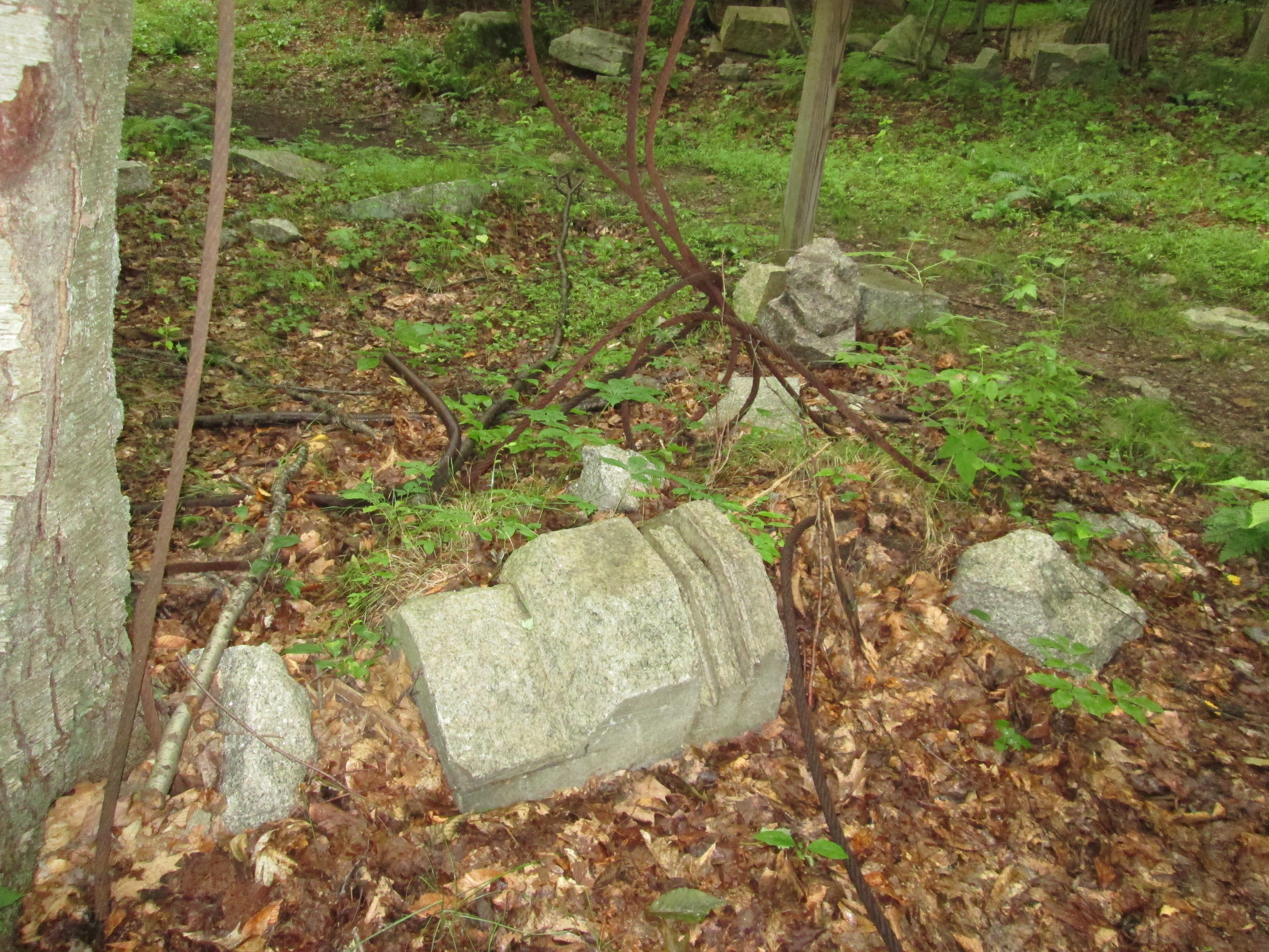 Discarded unfinished pedistal Photo: Jane Daniels